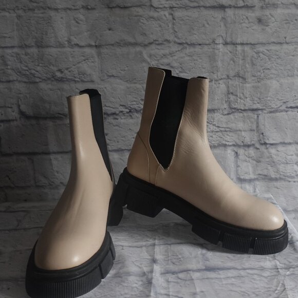 Zara Lug Sole Low Heel Leather Ankle Boots - Picture 4 of 16